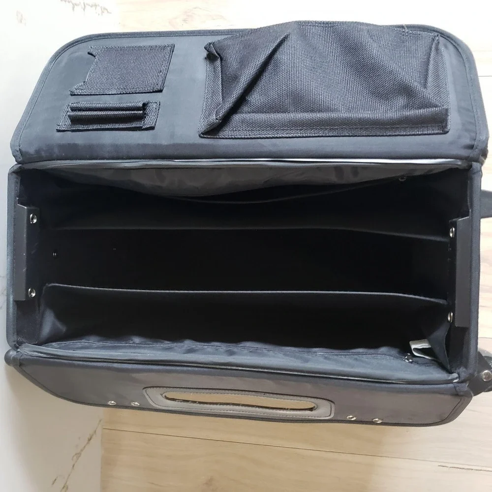 USL Litigation Roller Bag L Black 18